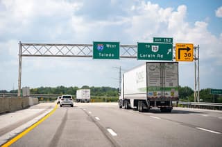 Fuel Crisis Drives States to Weigh Gas Tax Pauses Before Midterms