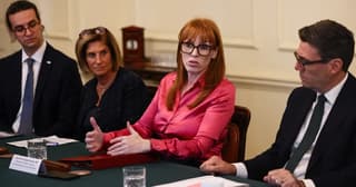 Labour Cabinet Fractures Over Retrospective Visa Delays for Care Workers