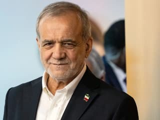 Iran’s President Rejects US Trust, Proposes 7-Day Hormuz Deal Amid War