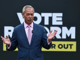 Farage faces scrutiny over undisclosed funding fromConvicted fraudster
