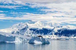 Lost Antarctic Submarine Ran Leaves Behind Detailed Maps of Hidden Ice Shelf Terrain