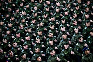 EU targets soldiers with visa ban, not all Russians