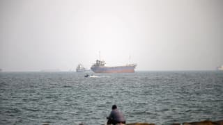 Oil Prices Swing on Houthi Strikes and Hormuz Talks