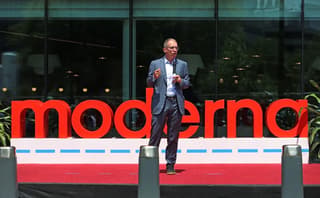 Moderna Shares Surge to $199 as Analysts Signal Continued Upside