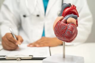 New Heart Attack Guidelines Set Sex-Specific Troponin Thresholds to Improve Women's Diagnosis