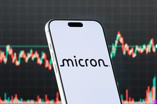 Memory Stocks Slide as Investors Await Micron Earnings to Test AI Demand