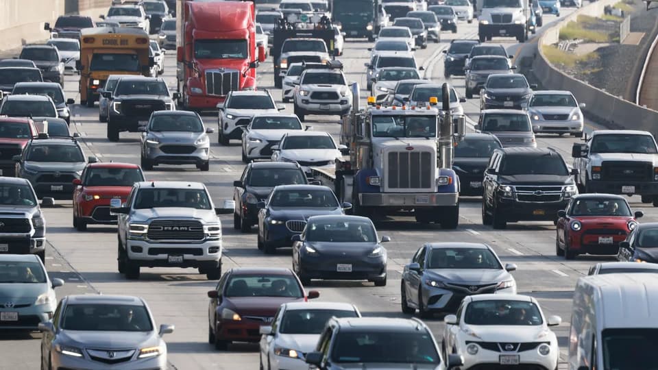 Trump Approves Weaker Fuel Standards, Cutting EV Targets by One-Third