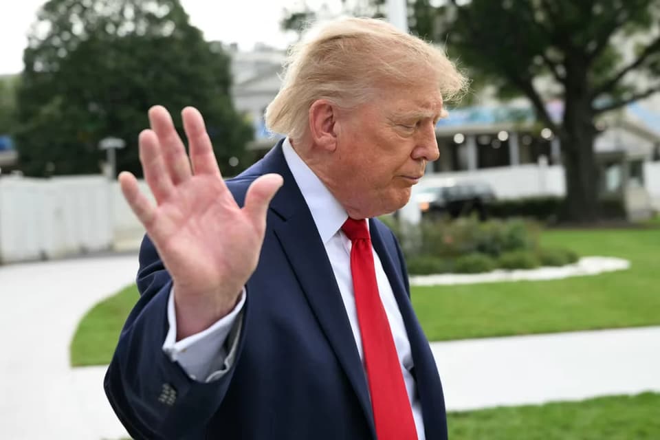 Trump's White House media ban sparks legal fight and press pool collapse