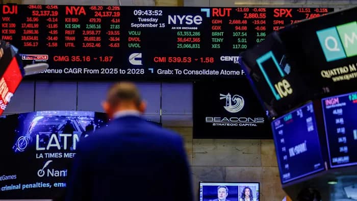 Record $942bn foreign inflows into US stocks signal shift away from debt