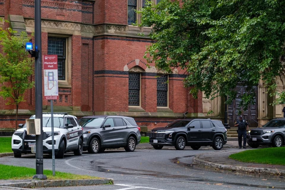 Harvard Halts Classes and Evacuates Dining Hall After Morning Bomb Threat at Memorial Hall
