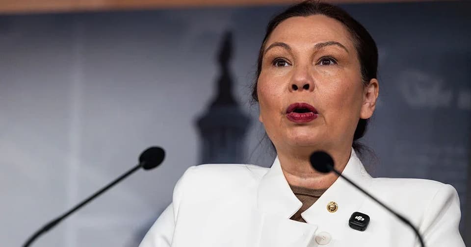 Duckworth demands Pentagon reject arch military conversion amid FAA safety failures