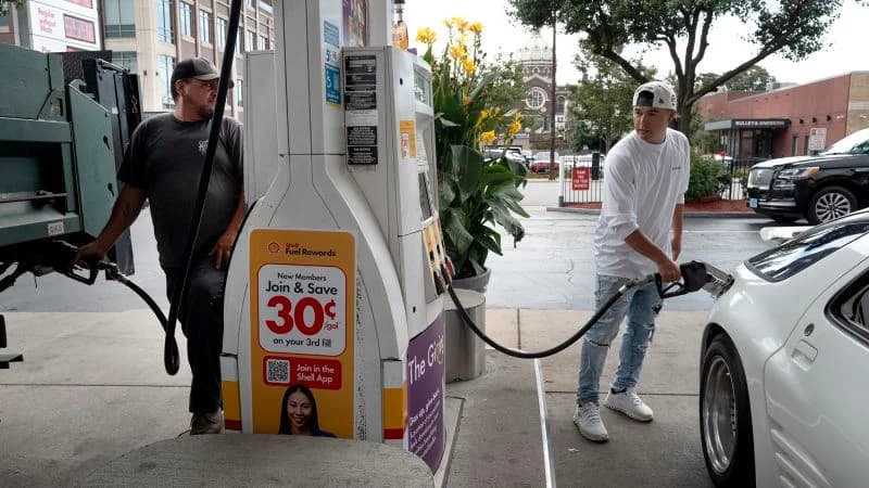 US Consumer Sentiment Hits Second-Lowest Level in Decades Amid Oil Shock