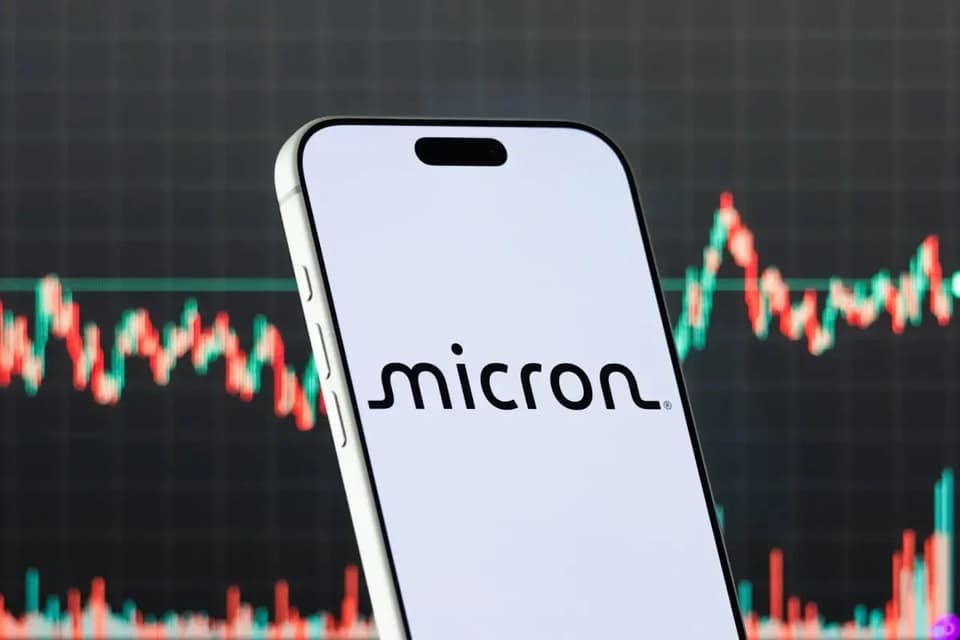 Memory Stocks Slide as Investors Await Micron Earnings to Test AI Demand