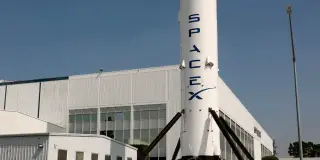 SpaceX Insiders Split on Lockup Exit as Stock Stumbles