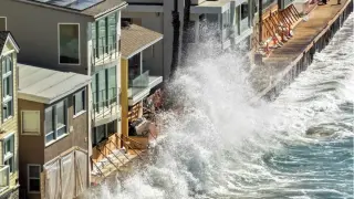 Record El Niño Drives Massive Kelvin Wave Toward California Coast