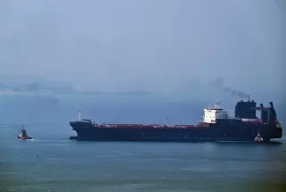 Oil Spill from Sanctioned Russian Shadow Fleet Off Oman Sparks Environmental Alarm