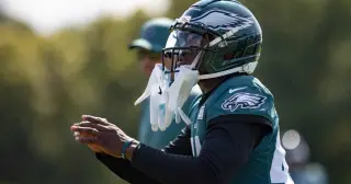 Cooper and Moore Push to Lead Eagles' First-Team Offense on Day 9