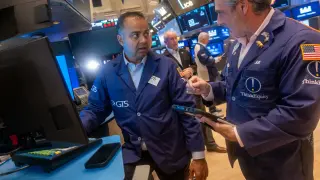 Analysts Expect Broader Market to Outperform Tech Giants in Q3 Earnings
