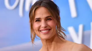 Jennifer Garner unveils vintage prom moment in sunny Instagram post