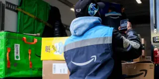 Amazon Aims to Out-Deliver Walmart With 1,000 Local Fulfillment Hubs