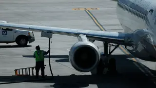 Jet Fuel Crisis Drives Holiday Airfares to Decade Highs