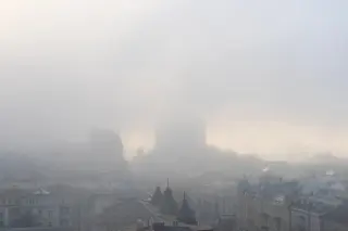 Kyiv’s Morning Fog: How Russian Strikes Created a Toxic Atmospheric Trap