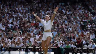 Muchova survives dramatic tiebreak to reach Wimbledon final