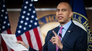 Moderate Dem rebels aid GOP to condemn socialism, drawing Jeffries' ire