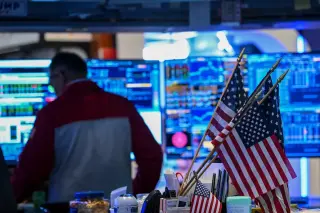 Oil Eases as Tariffs Hit, U.S. Stocks Rally