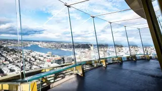Space Needle jumpers hit with trespassing charges after daring deck stunt