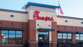 Chick-fil-A's Franchise Filter: 100,000 Applicants for ~200 Spots Annually