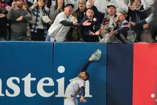 Fan interference call ends Yankees' season as Rays complete ALDS sweep