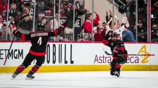 Jarvis's OT PP goal lifts Hurricanes to Game 2 win in Cup Final
