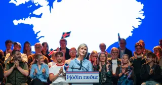 Icelanders weigh restarting EU accession talks in a close vote