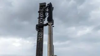 SpaceX Sets First Starship Orbital Test Date, Sprinting Toward 26-Starlink Deployment