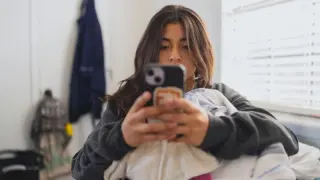 Global Studies Link Excessive Screen Time to Child Development Risks, Sparking Calls for Tech Regulation