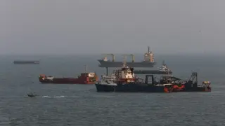 Iran vows 'will not submit' as US readies sanctions and Hormuz remains volatile
