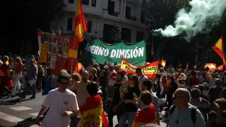 Madrid hosts large march urging Pedro Sánchez to resign