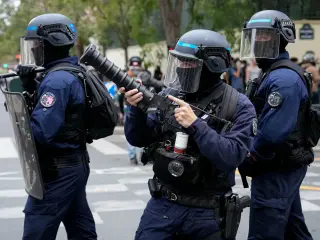 France’s Student Protests Escalate into Fiscal and Political Crisis
