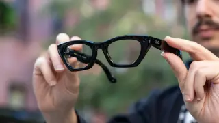 Meta Glasses Record Without Wake Word; EU Demands Clearer Alerts