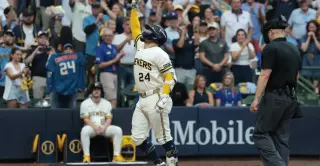 Brewers’ bullpen and Contreras power 7-4 win to take 2-0 NLCS lead