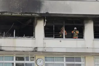 Mass Evacuations After Fire at Tokyo Elementary School