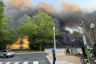 Metrobus Fire Clouds Downtown DC, Tunnel Closed