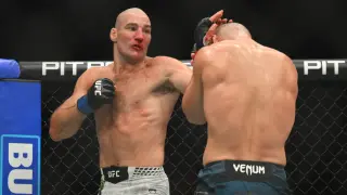Strickland clinches second middleweight title as Van defends at UFC 328