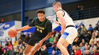 Iowa State lands Wisconsin target Donovan Davis over Badgers