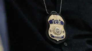 ICE agents injure US citizen in Evanston during mistaken fugitive pursuit