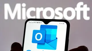 Outlook outage persists as Microsoft investigates service degradation