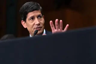 Fed keeps rates steady as three officials push for hike