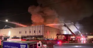 Queens factory blaze draws hundreds of FDNY firefighters