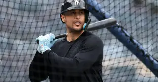 Yankees Face Critical Roster Decisions and Tactical Challenges in ALDS Clash with Rays